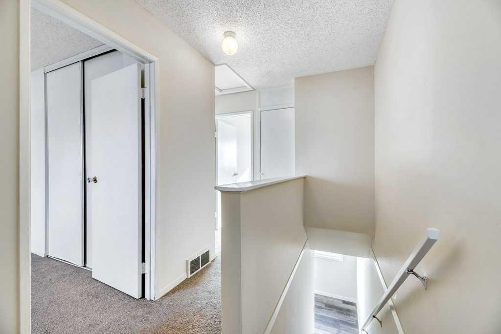 29-131 Templehill Drive Ne, Calgary, AB - Indoor Photo Showing Other Room