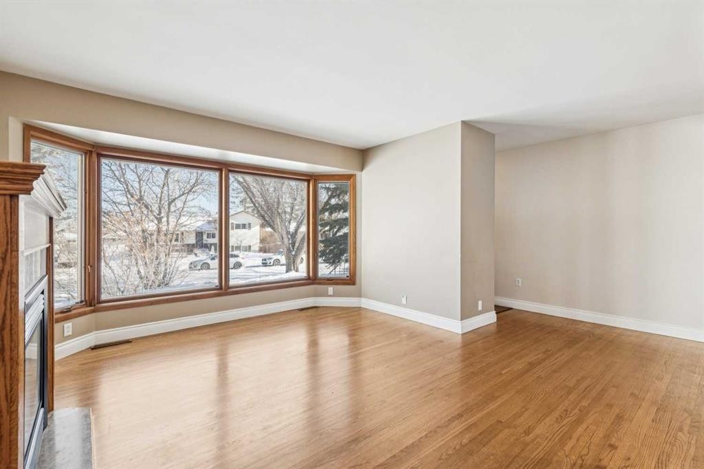 5415 Centre A Street Ne, Calgary, AB - Indoor Photo Showing Other Room