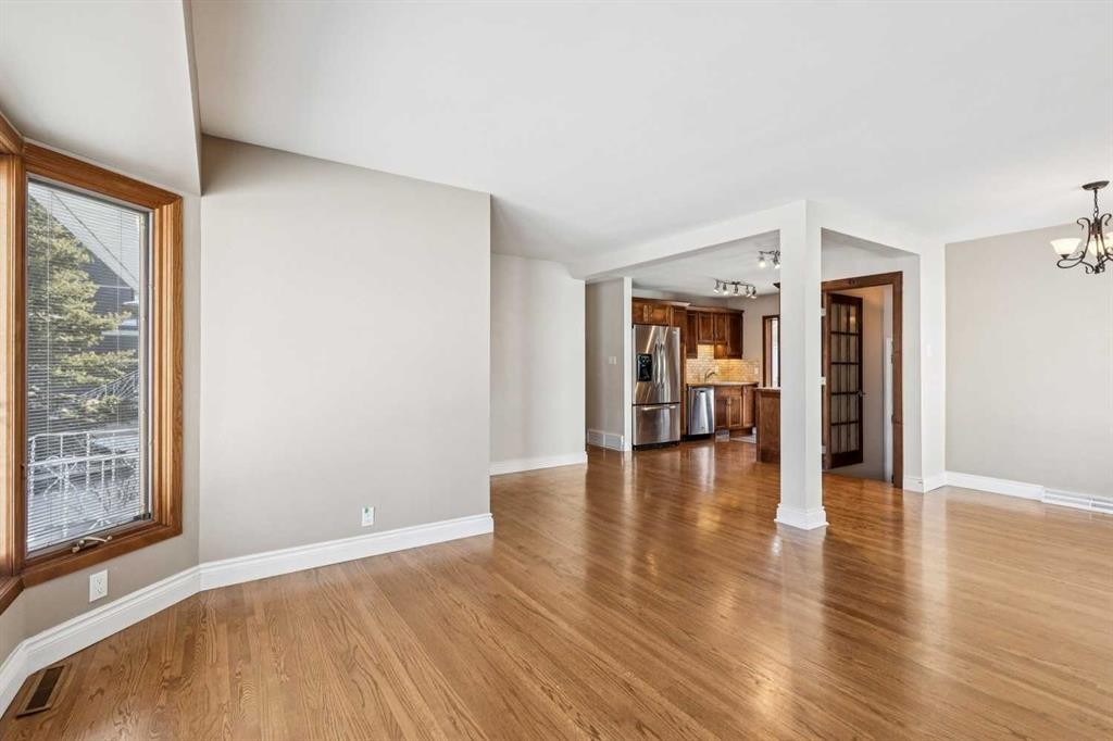 5415 Centre A Street Ne, Calgary, AB - Indoor Photo Showing Other Room