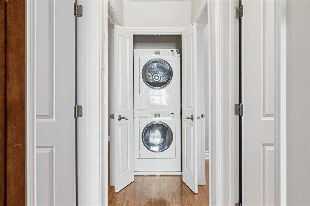 5415 Centre A Street Ne, Calgary, AB - Indoor Photo Showing Laundry Room