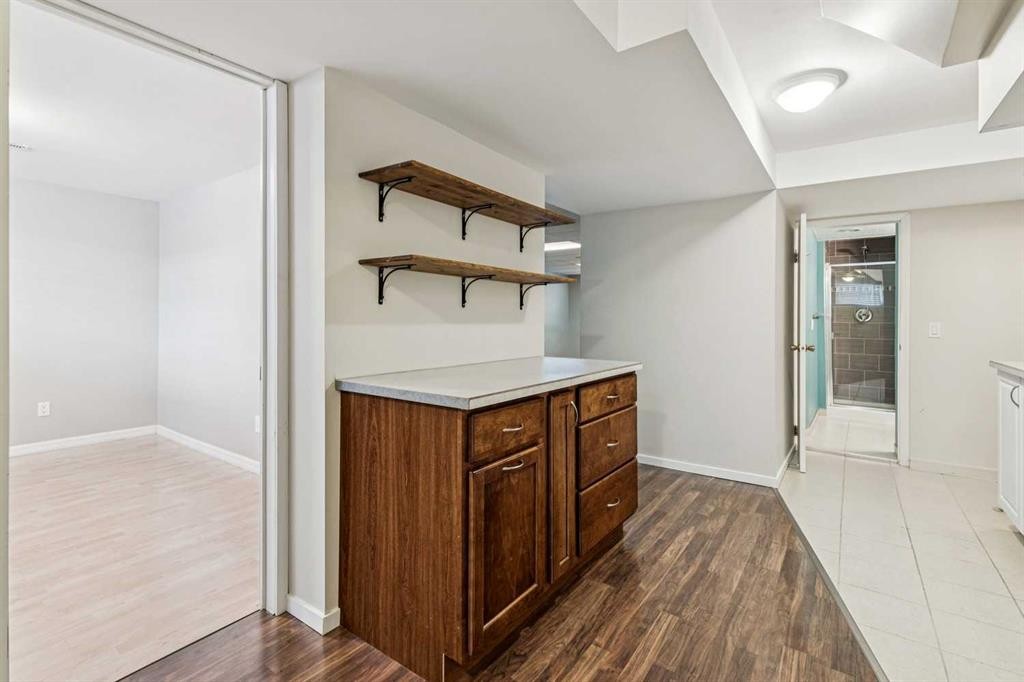 5415 Centre A Street Ne, Calgary, AB - Indoor Photo Showing Other Room