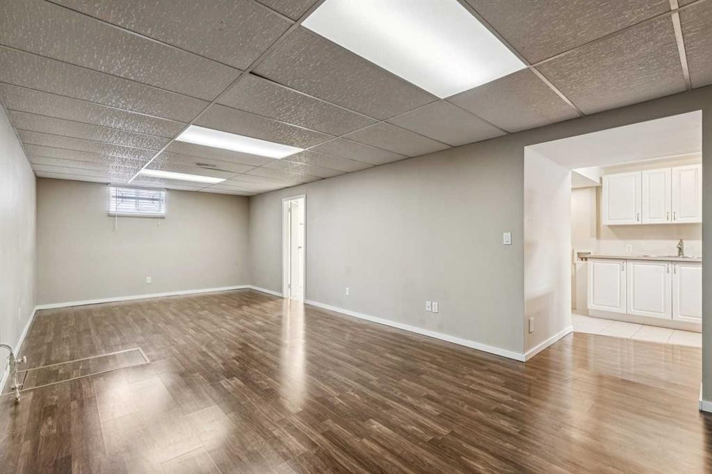 5415 Centre A Street Ne, Calgary, AB - Indoor Photo Showing Basement