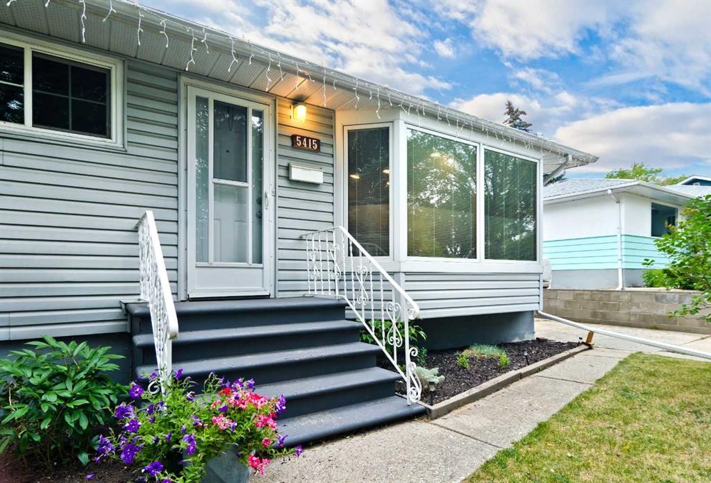 5415 Centre A Street Ne, Calgary, AB - Outdoor