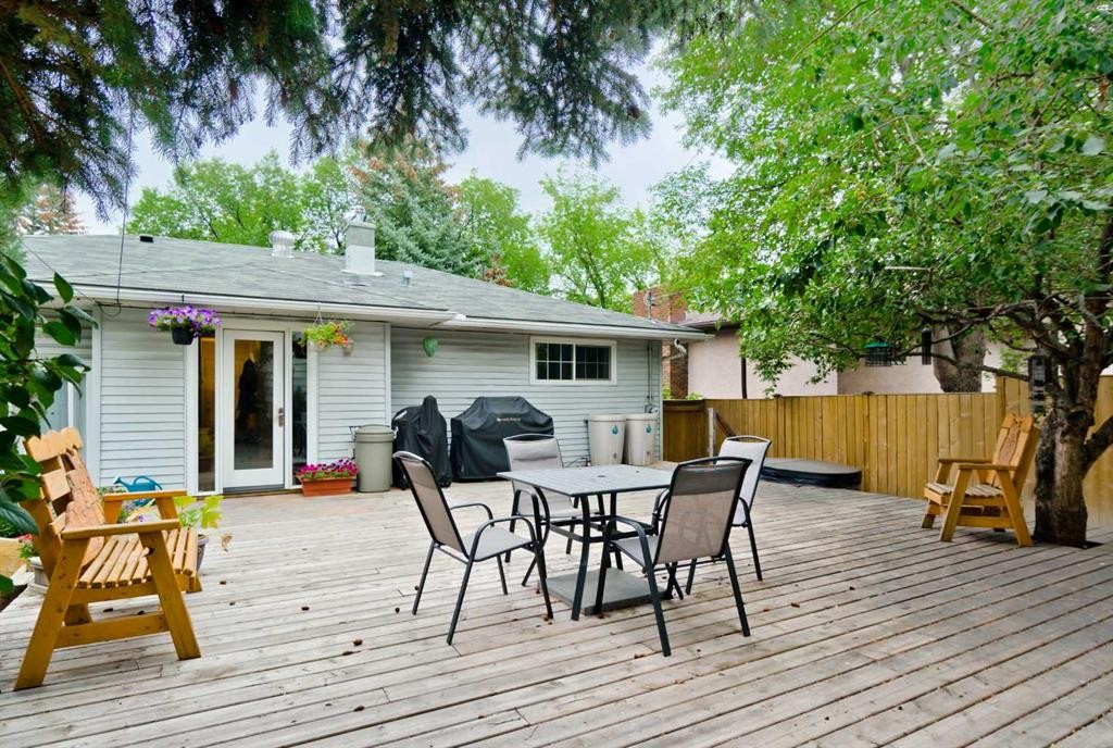 5415 Centre A Street Ne, Calgary, AB - Outdoor With Deck Patio Veranda With Exterior