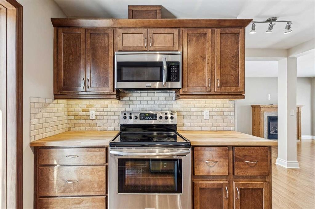 5415 Centre A Street Ne, Calgary, AB - Indoor Photo Showing Kitchen
