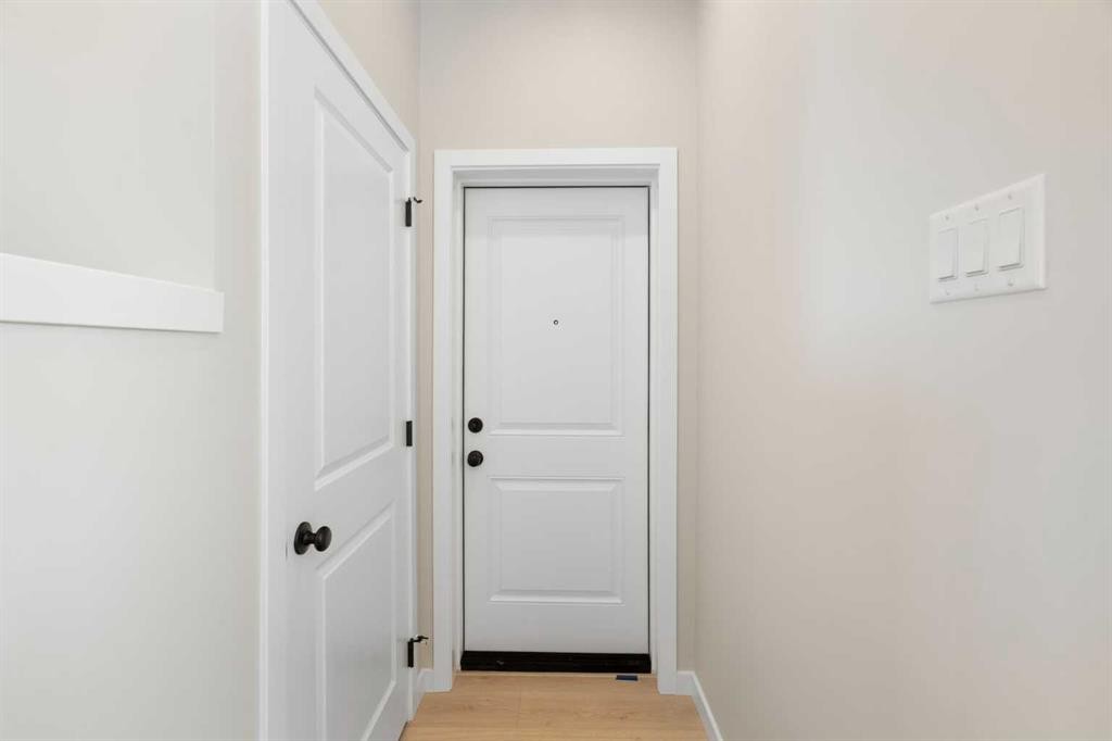 1465 Rangeview Drive Se, Calgary, AB - Indoor Photo Showing Other Room