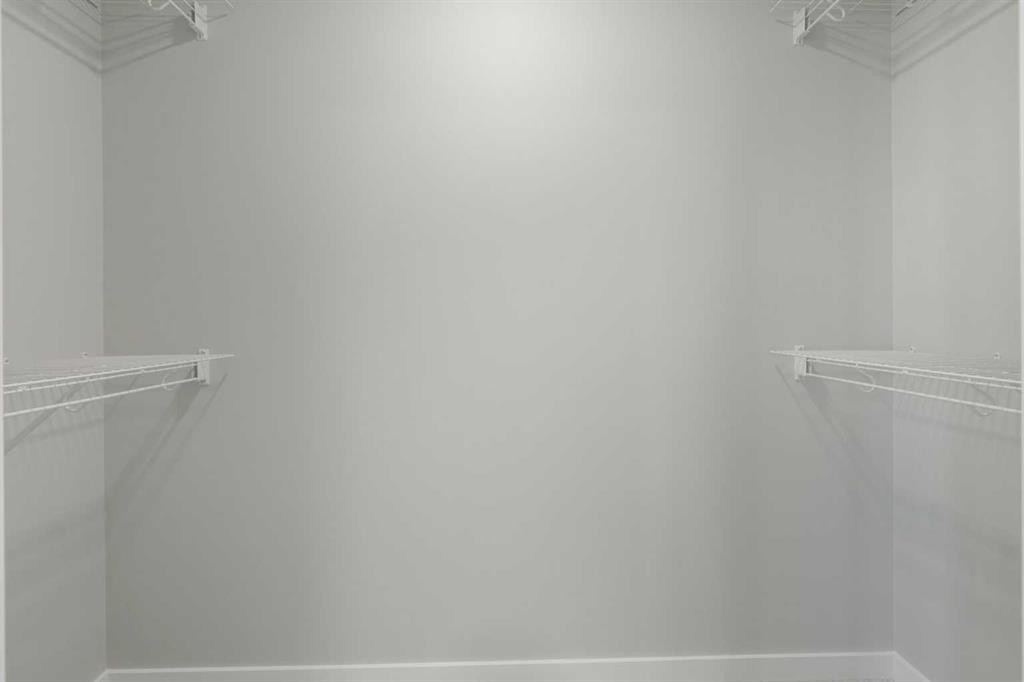 1465 Rangeview Drive Se, Calgary, AB - Indoor With Storage