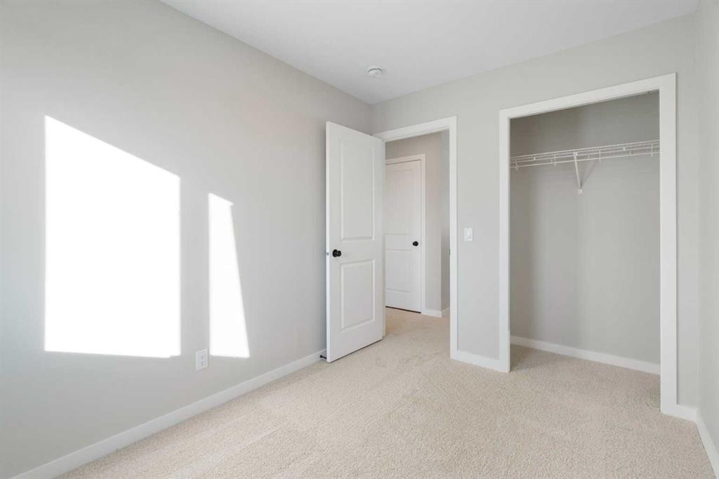 1465 Rangeview Drive Se, Calgary, AB - Indoor Photo Showing Other Room