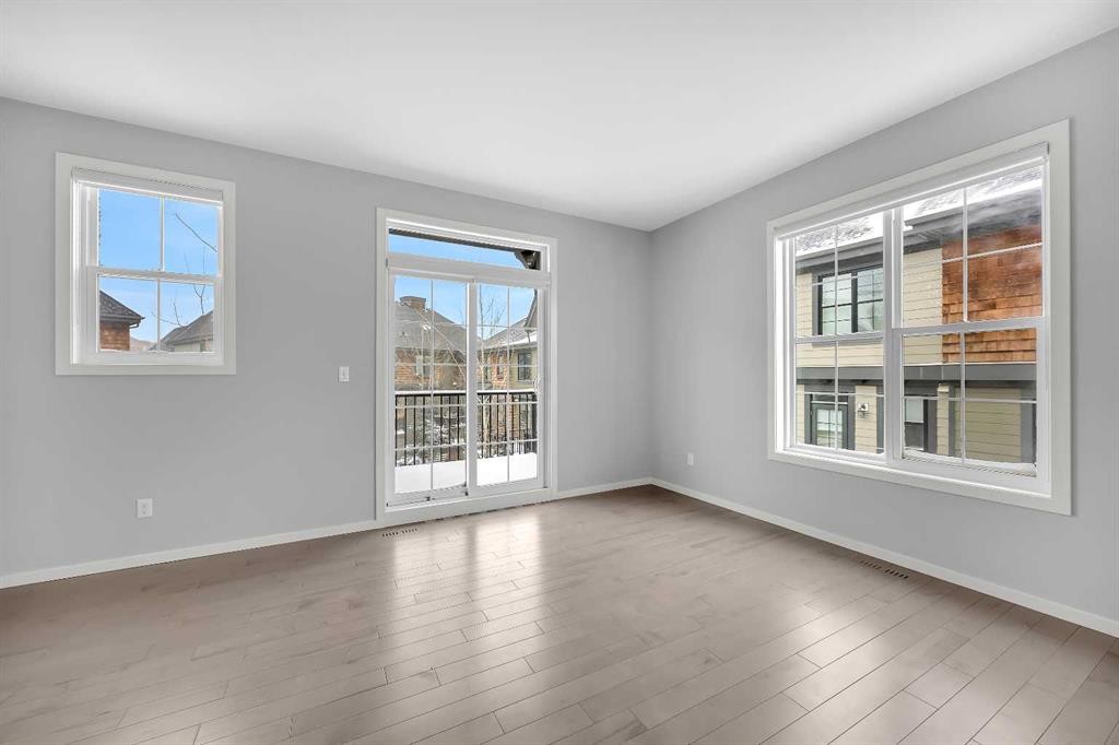 455 Ascot Circle Sw, Calgary, AB - Indoor Photo Showing Other Room