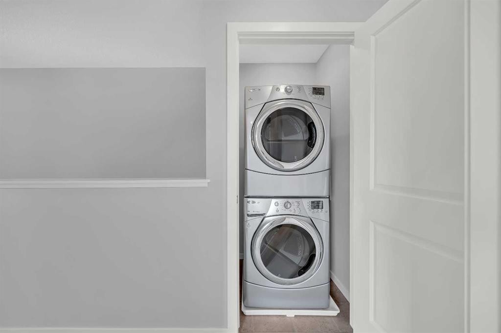 455 Ascot Circle Sw, Calgary, AB - Indoor Photo Showing Laundry Room