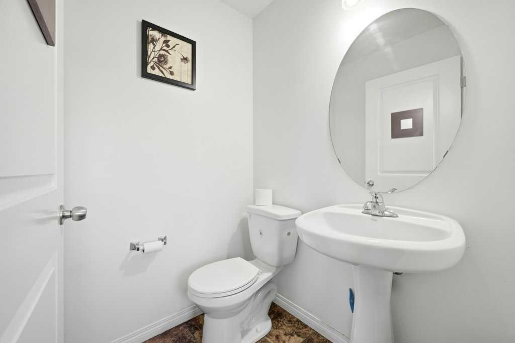 70 Skyview Point Green Ne, Calgary, AB - Indoor Photo Showing Bathroom