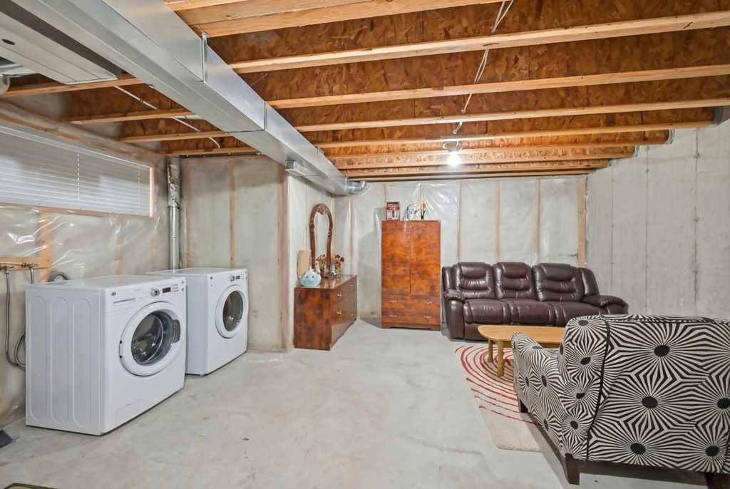 70 Skyview Point Green Ne, Calgary, AB - Indoor Photo Showing Laundry Room