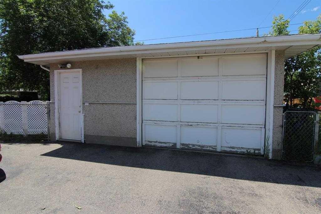 7504 39 Avenue Nw, Calgary, AB