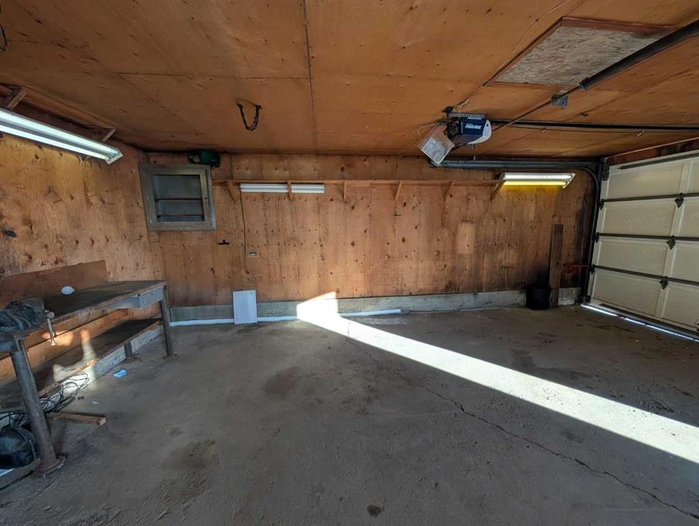 7504 39 Avenue Nw, Calgary, AB