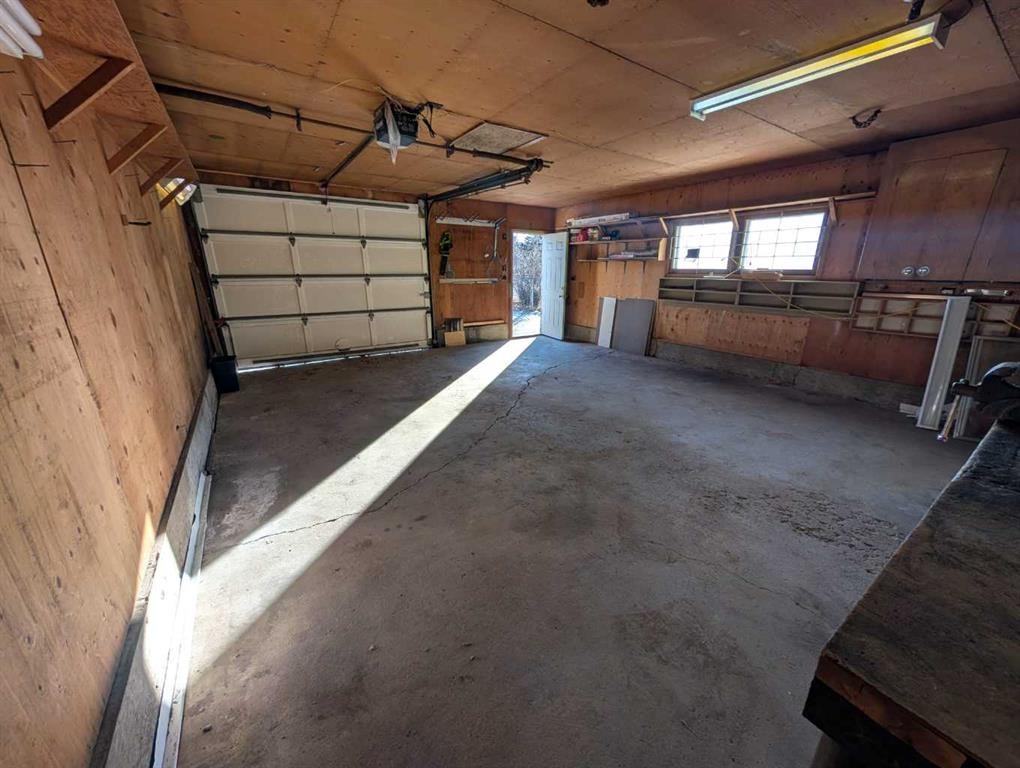 7504 39 Avenue Nw, Calgary, AB