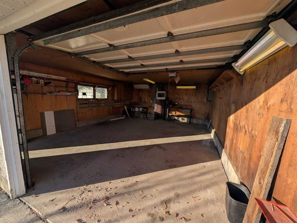 7504 39 Avenue Nw, Calgary, AB