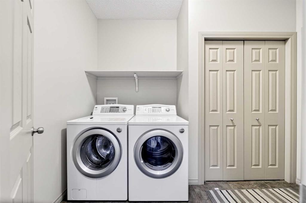 14 Springborough Crescent Sw, Calgary, AB - Indoor Photo Showing Laundry Room