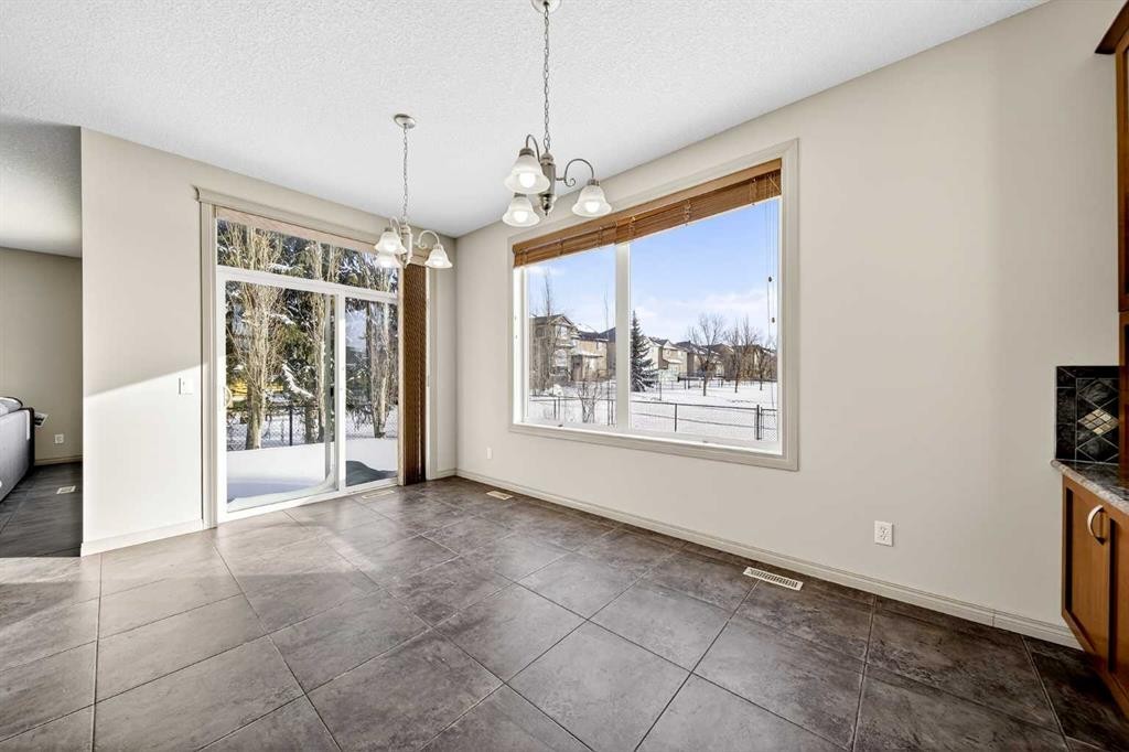 14 Springborough Crescent Sw, Calgary, AB - Indoor Photo Showing Other Room