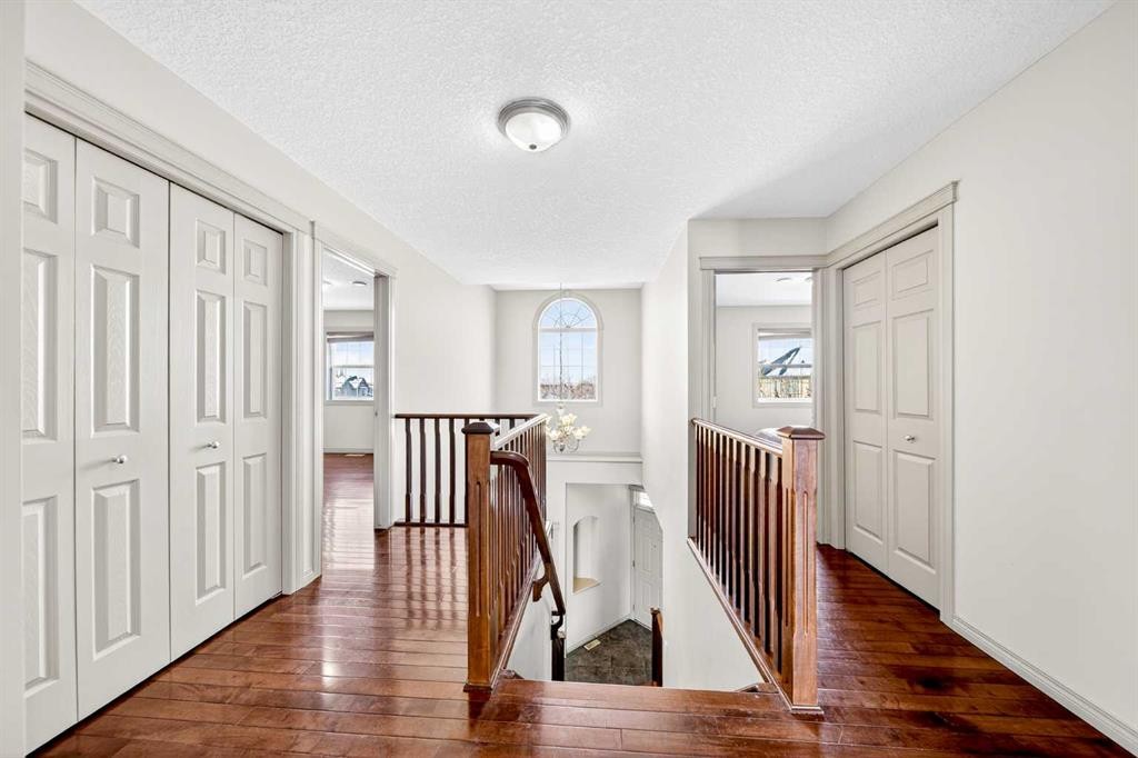 14 Springborough Crescent Sw, Calgary, AB - Indoor Photo Showing Other Room