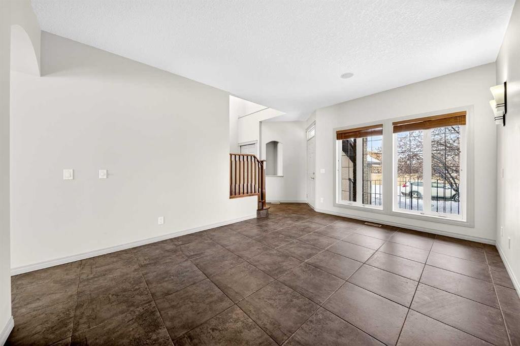14 Springborough Crescent Sw, Calgary, AB - Indoor Photo Showing Other Room