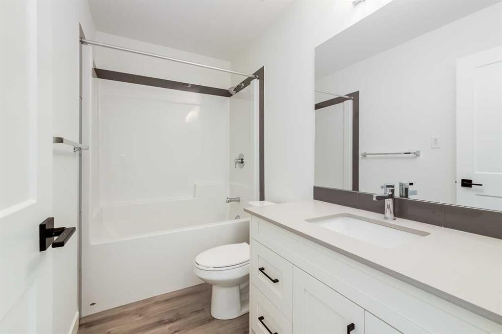 4111-200 Seton Circle Se, Calgary, AB - Indoor Photo Showing Bathroom