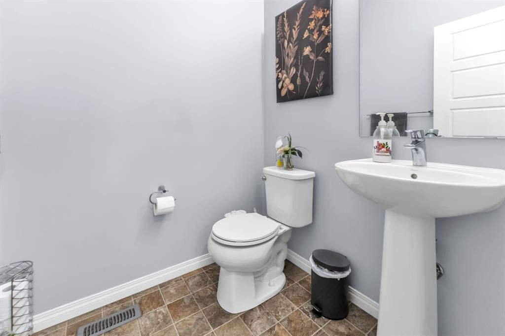 281 Cornerstone Passage Ne, Calgary, AB - Indoor Photo Showing Bathroom