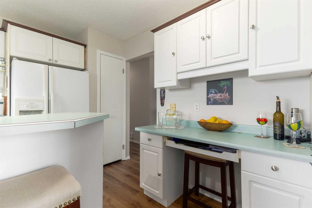 23 Whitlock Close Ne, Calgary, AB - Indoor Photo Showing Kitchen