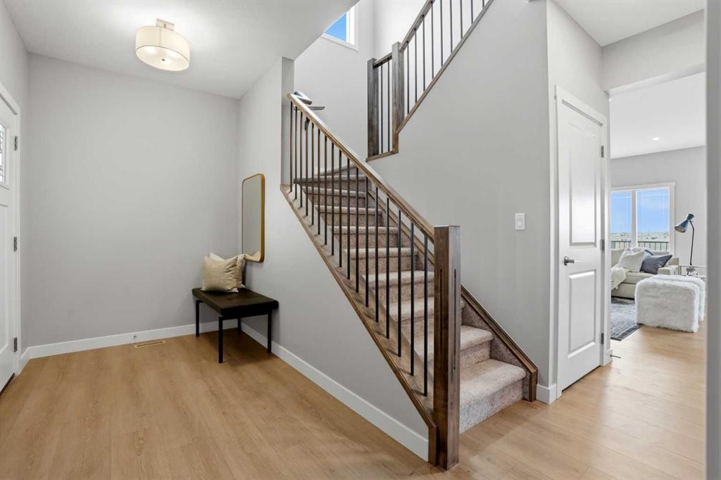213 Clearview Court, Chestermere, AB