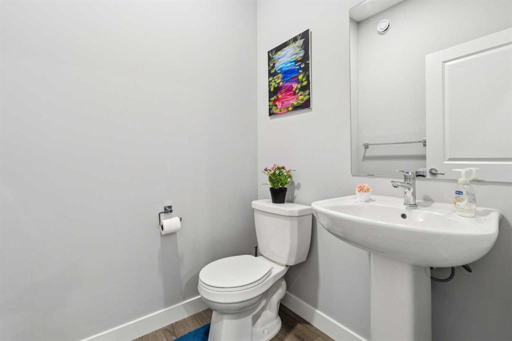 123 Walcrest Way Se, Calgary, AB - Indoor Photo Showing Bathroom