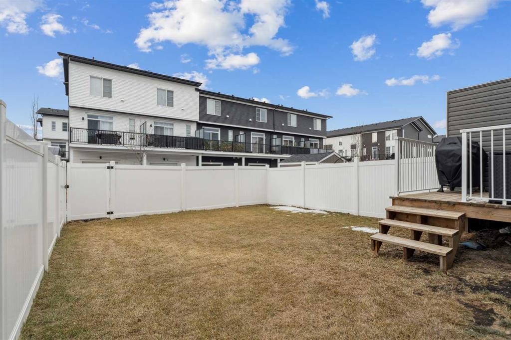 123 Walcrest Way Se, Calgary, AB - Outdoor