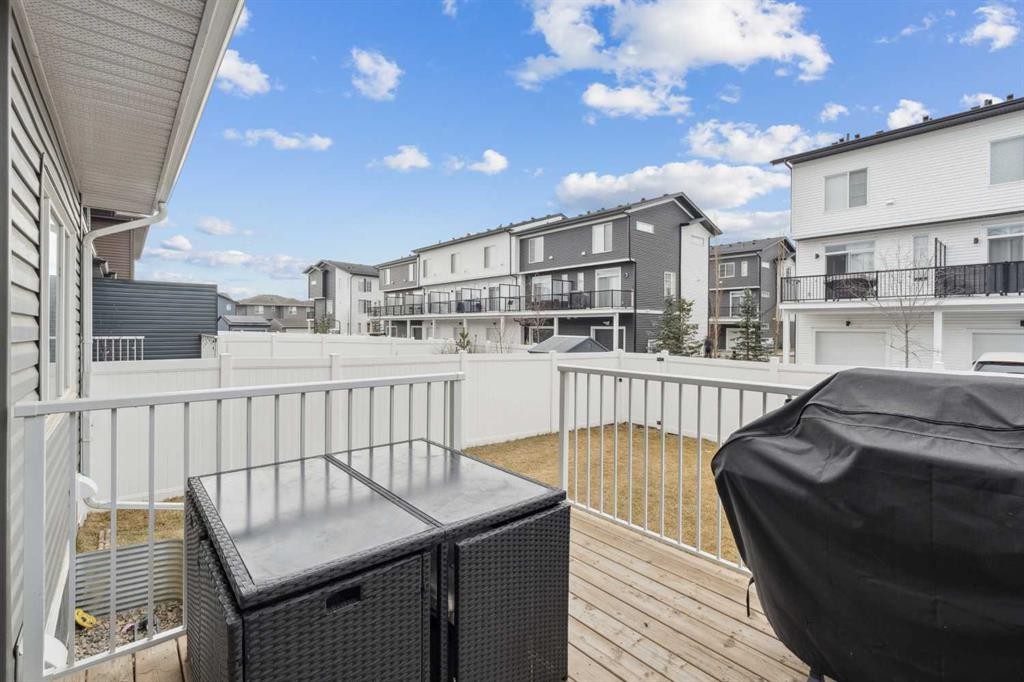 123 Walcrest Way Se, Calgary, AB - Outdoor With Exterior