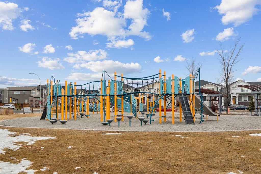 123 Walcrest Way Se, Calgary, AB - Outdoor