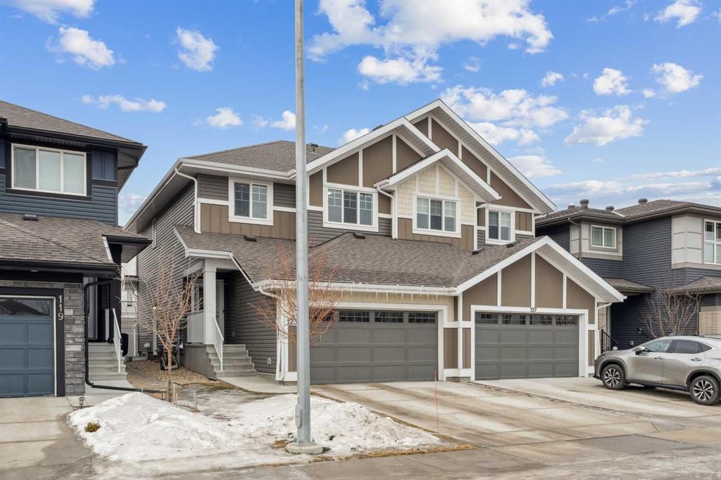123 Walcrest Way Se, Calgary, AB - Outdoor With Facade