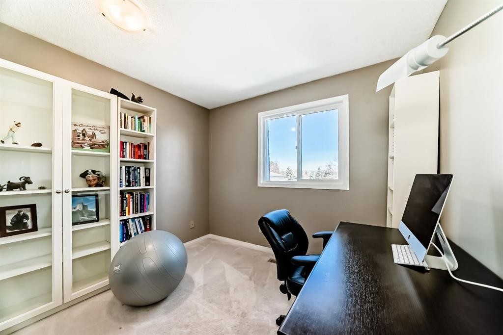 144 Silvergrove Road Nw, Calgary, AB