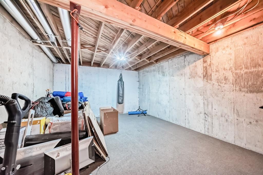 144 Silvergrove Road Nw, Calgary, AB