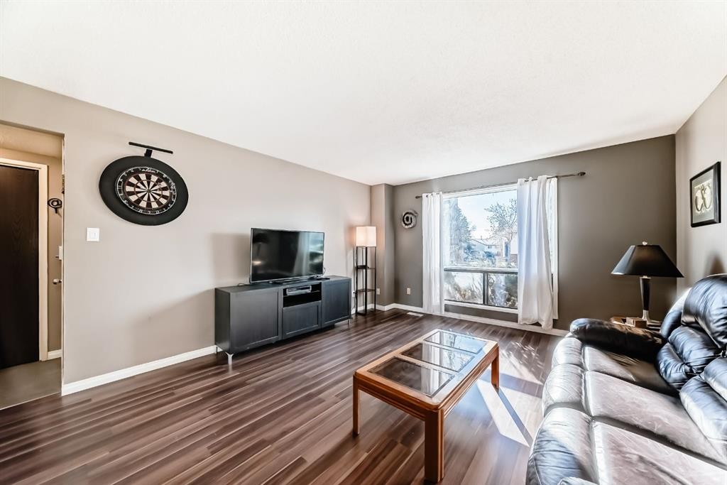 144 Silvergrove Road Nw, Calgary, AB