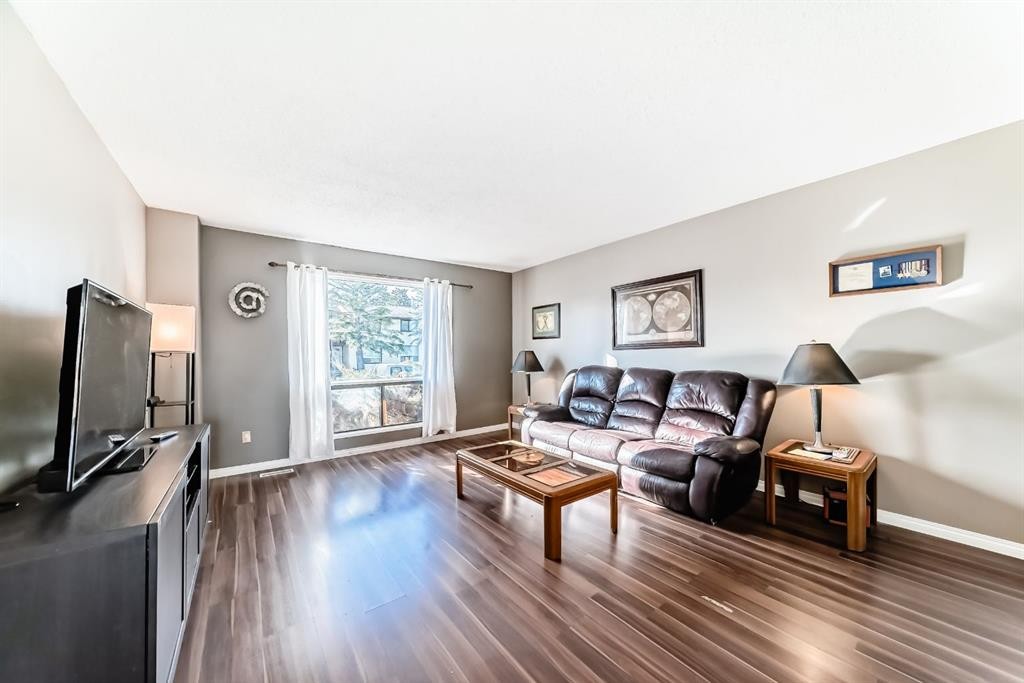 144 Silvergrove Road Nw, Calgary, AB