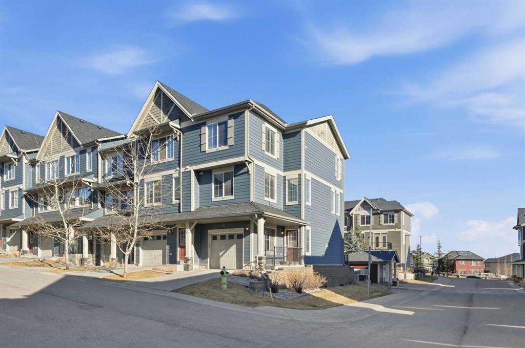 176 Evansview Gardens Nw, Calgary, AB - Outdoor With Facade