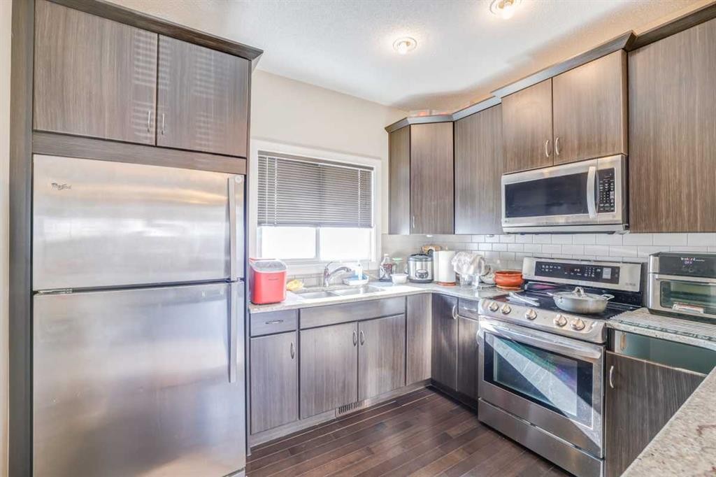 29 Redstone Common Ne, Calgary, AB - Indoor Photo Showing Kitchen