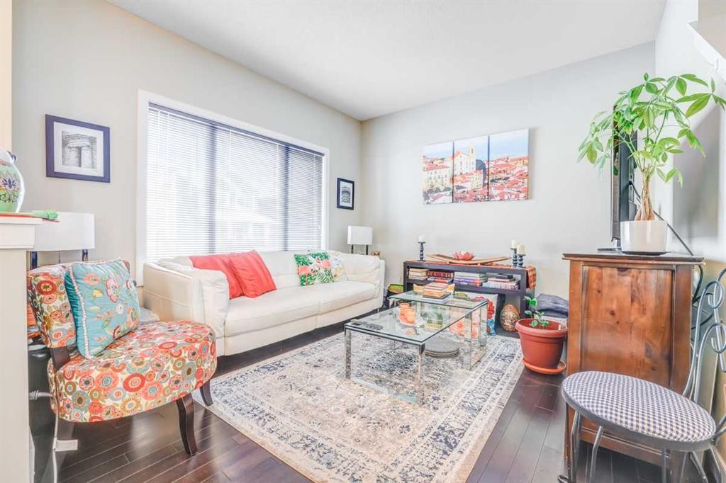 29 Redstone Common Ne, Calgary, AB - Indoor Photo Showing Living Room