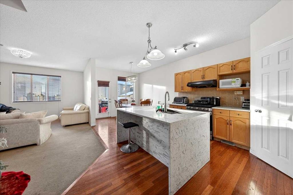 34 Saddlecrest Crescent Ne, Calgary, AB - Indoor