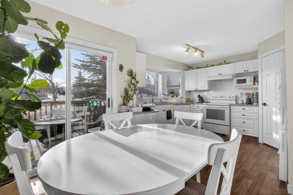 41 Sandarac Villas Nw, Calgary, AB - Indoor