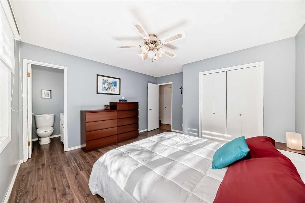 507 Brookpark Drive Sw, Calgary, AB - Indoor Photo Showing Bedroom