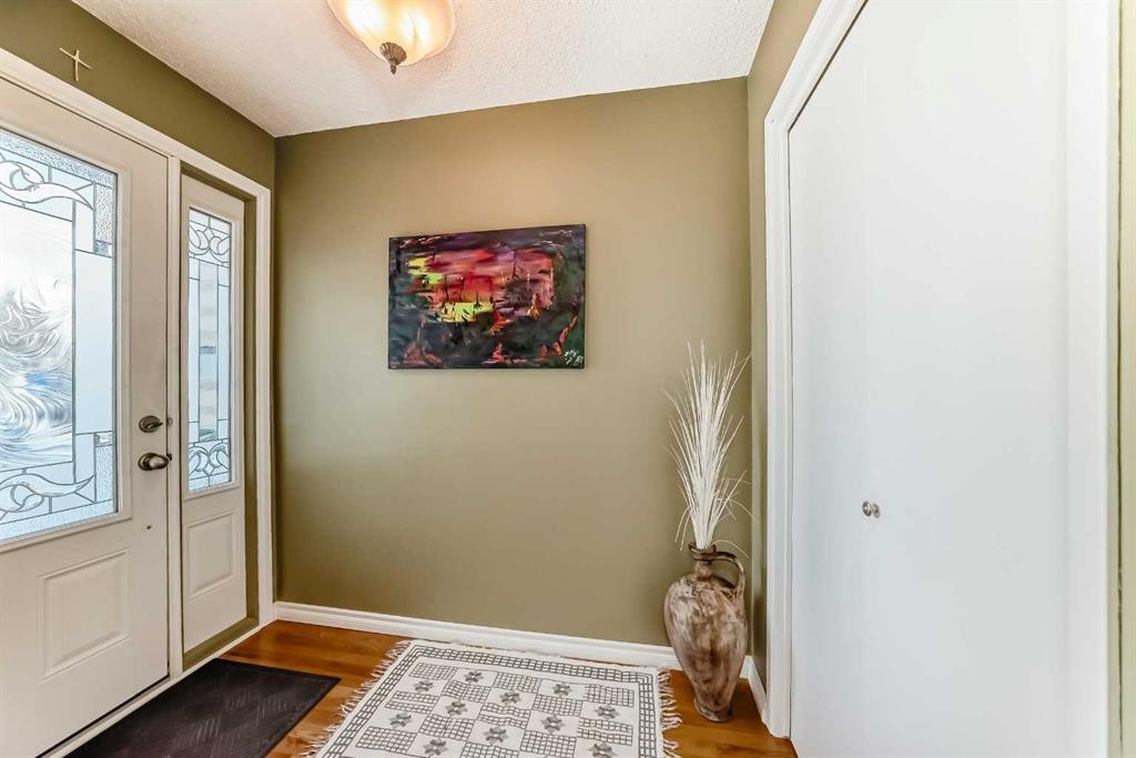 507 Brookpark Drive Sw, Calgary, AB - Indoor Photo Showing Other Room