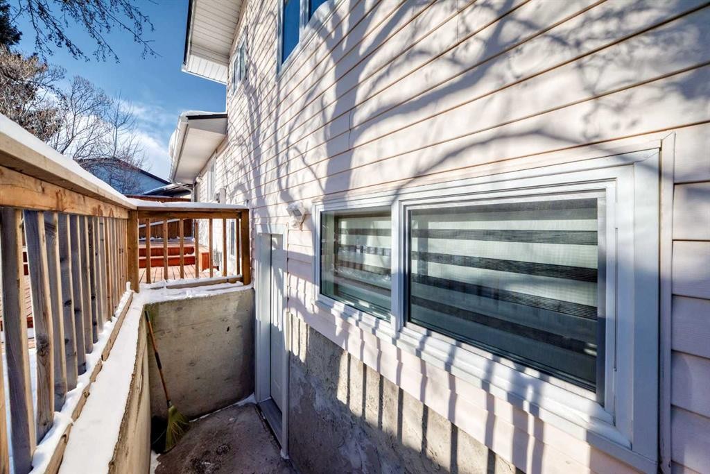 507 Brookpark Drive Sw, Calgary, AB - Outdoor With Exterior