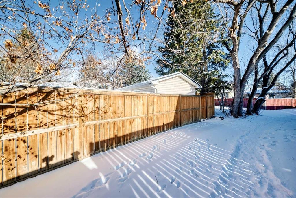 507 Brookpark Drive Sw, Calgary, AB - Outdoor
