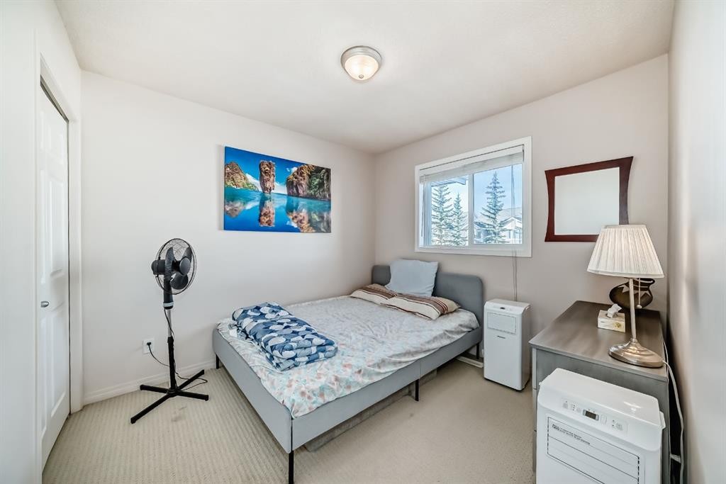21 Royal Oak Gardens Nw, Calgary, AB - Indoor Photo Showing Bedroom