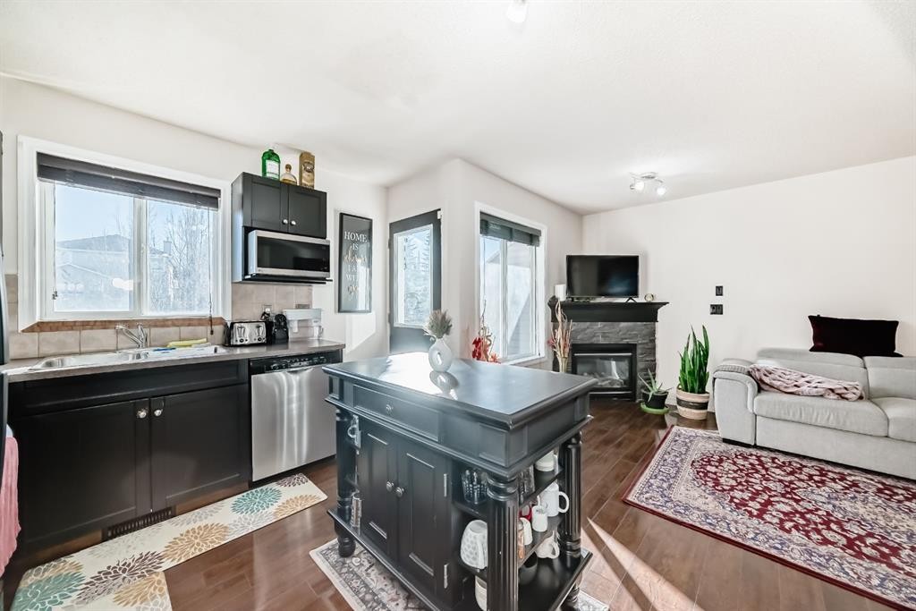 21 Royal Oak Gardens Nw, Calgary, AB - Indoor With Fireplace