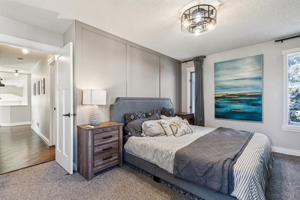 79 Riverglen Way Se, Calgary, AB - Indoor Photo Showing Bedroom