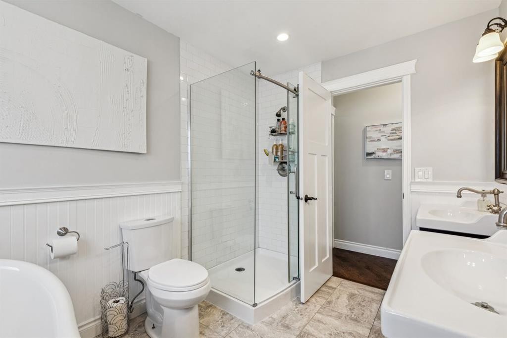 79 Riverglen Way Se, Calgary, AB - Indoor Photo Showing Bathroom